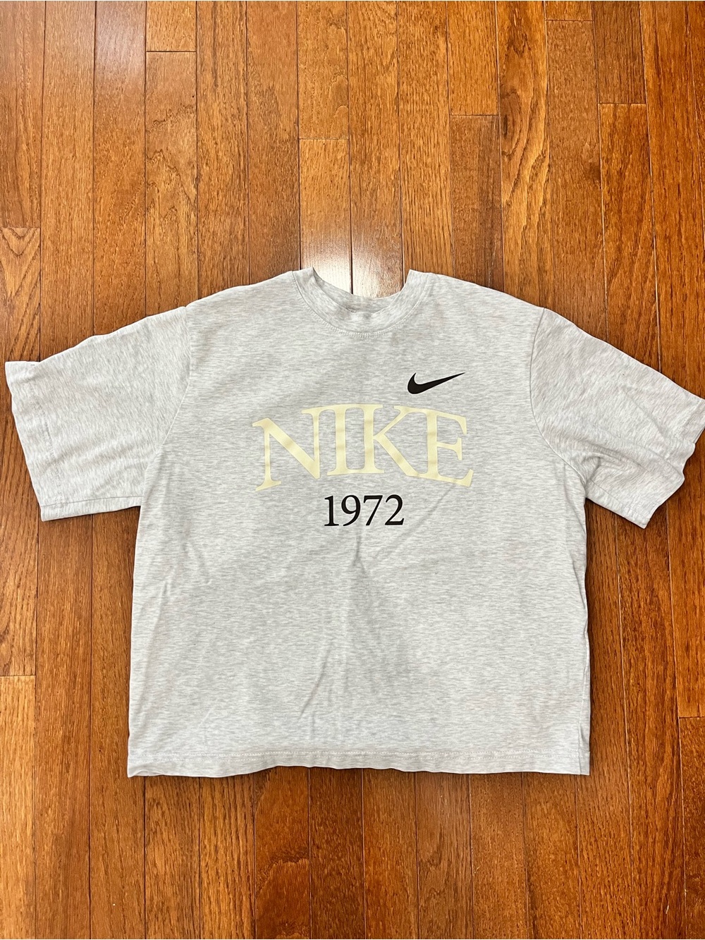 Women’s Nike Cropped Grey Logo T-Shirt